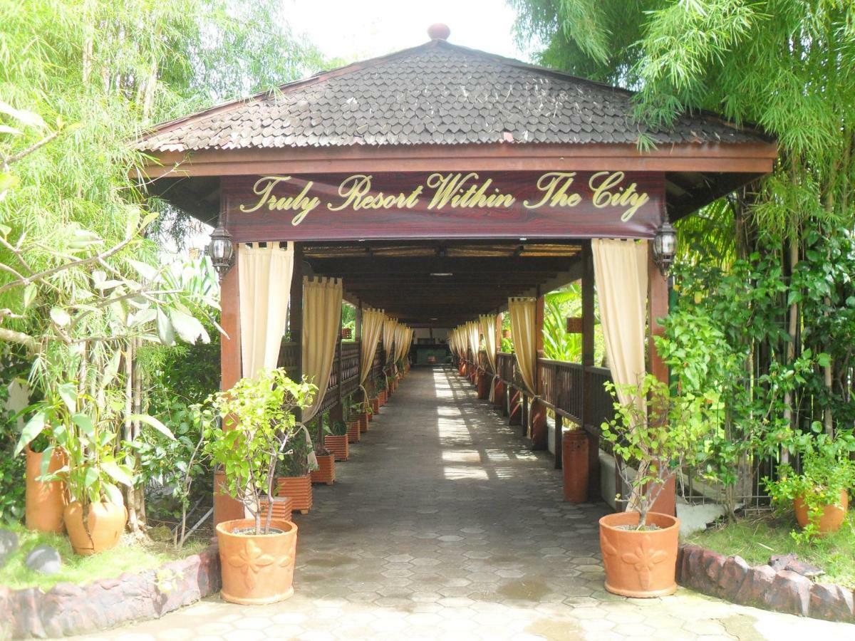 Hotel Pantai Gapura 마카사르 외부 사진