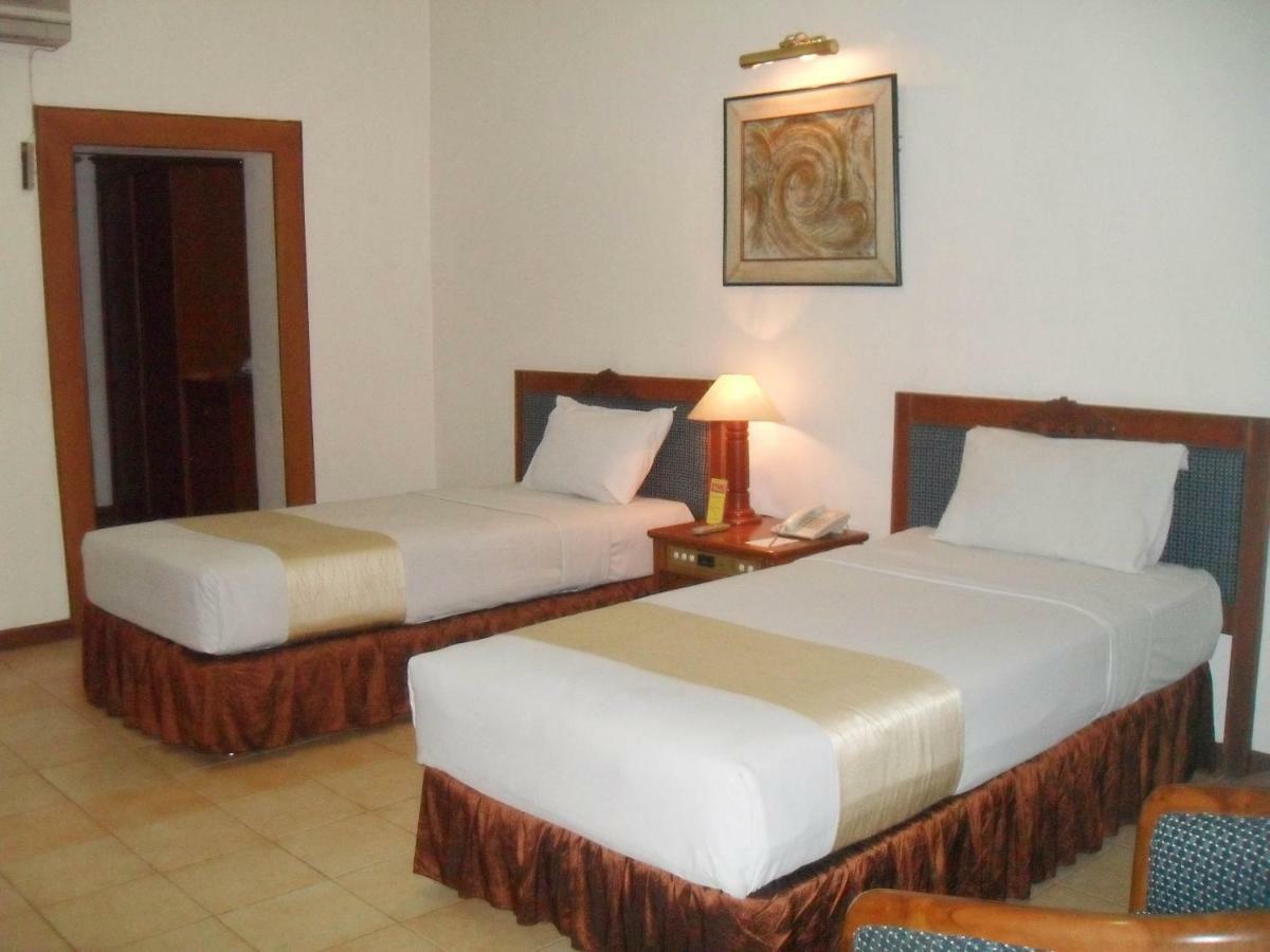 Hotel Pantai Gapura 마카사르 외부 사진
